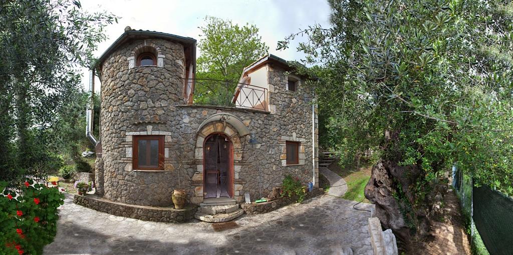 Musician'S Round House & Castello Villa Vatos Room photo
