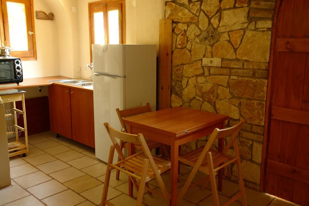Musician'S Round House & Castello Villa Vatos Room photo
